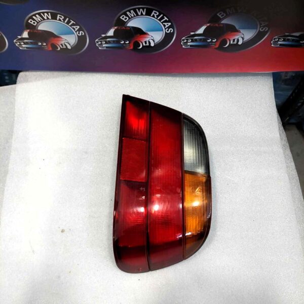 Φανάρι πίσω δεξί E38