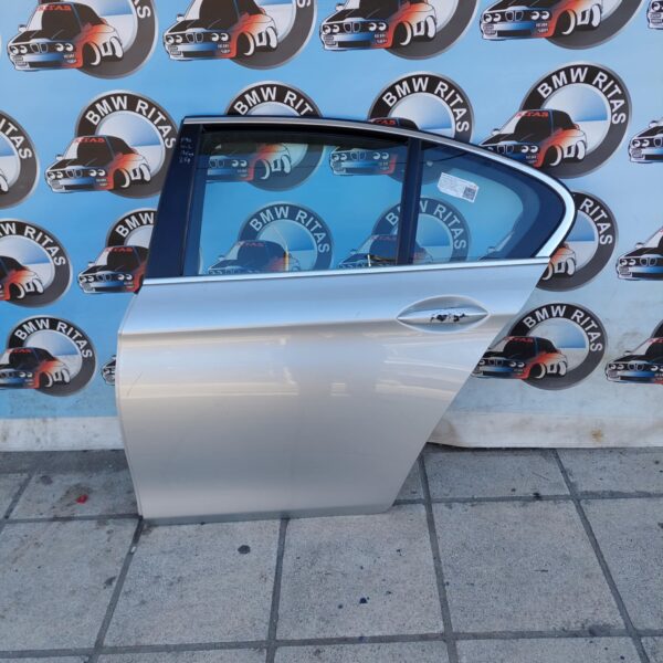 Πορτα πισω Αριστερη F10  Χρώμα, ασημί